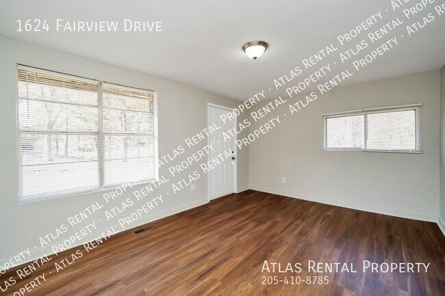 Building Photo - 1624 Fairview Dr