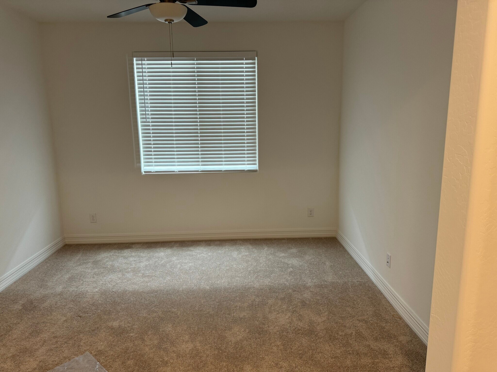 Building Photo - 8758 W Medlock Dr