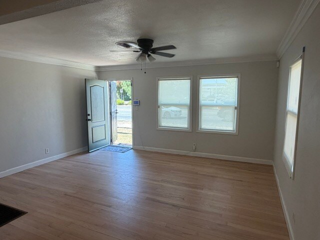 Building Photo - Stockton 2 Bedroom 1 Bathroom Home