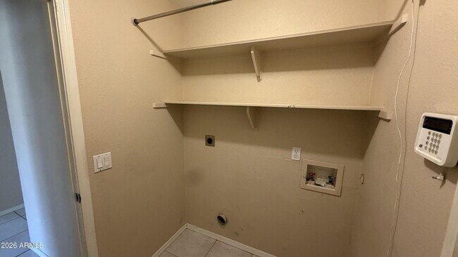 Building Photo - 4624 W Chicago St