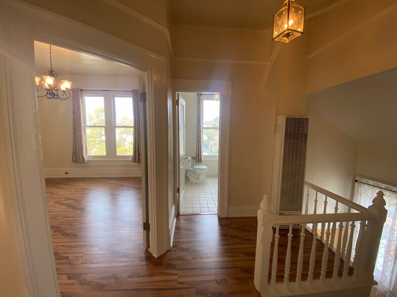 Building Photo - 1626 Santa Clara Ave