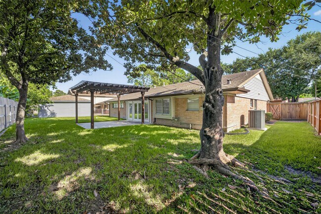 Building Photo - 5310 Indigo St