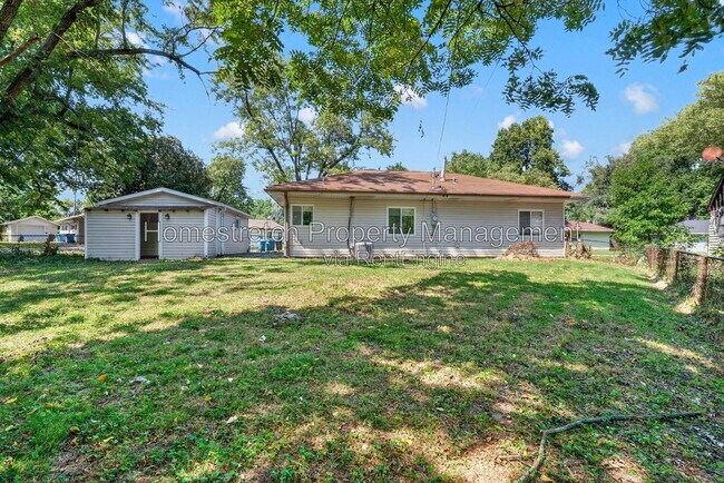 Building Photo - 11948 Bridgevale Ave