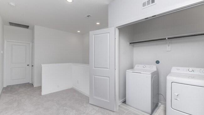 Building Photo - 2206 Diagonal Ln