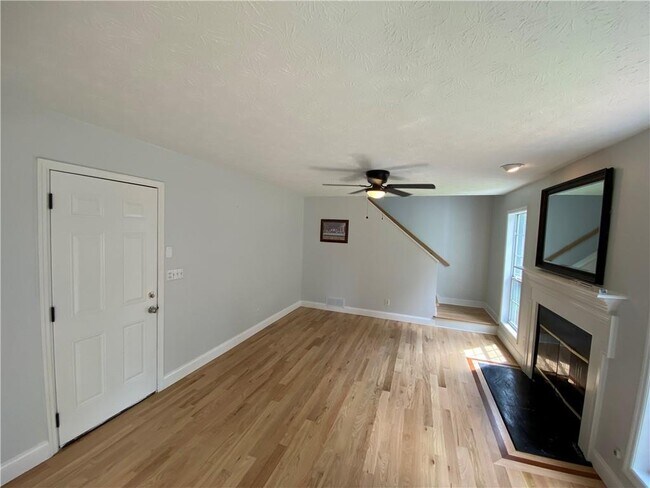 Building Photo - 1855 Big Haynes Ct SW