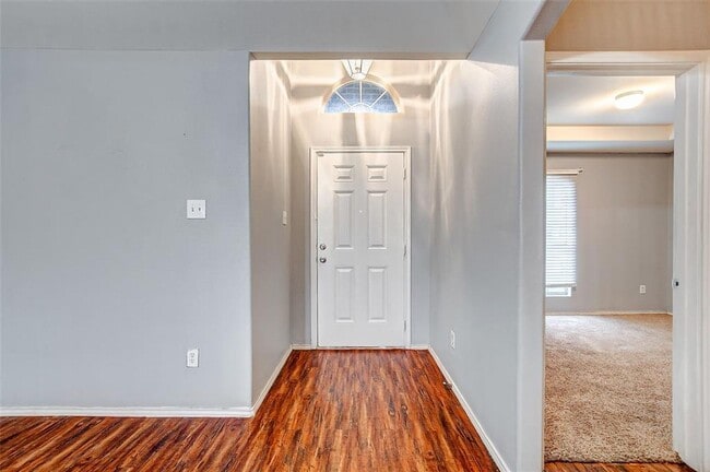 Building Photo - Welcome to this charming one-story home, ready for immediate occupancy!