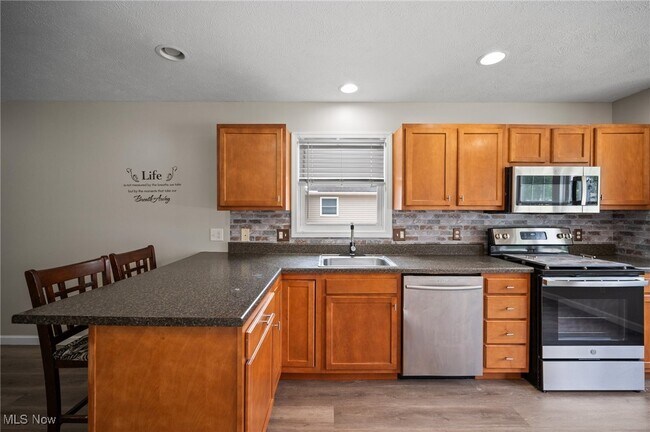 Building Photo - 3031 Logan Ln N