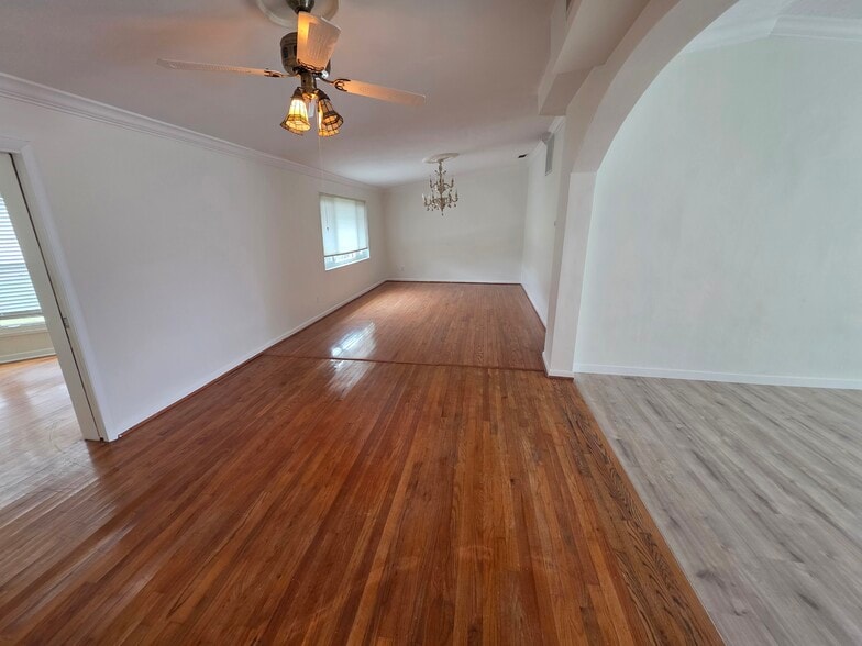 Building Photo - 1527 Tangerine St