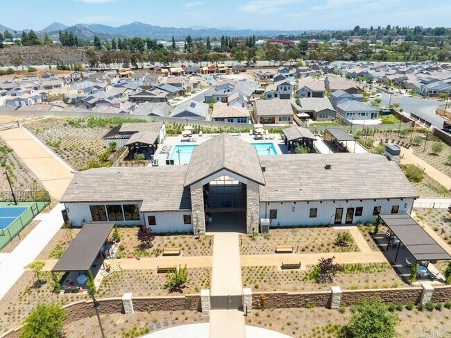 Building Photo - 12639 Elizabeth Wy