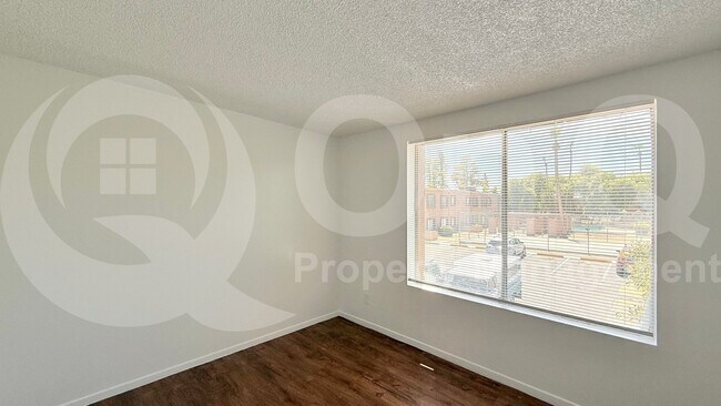 Building Photo - 2415 W Hazelwood St