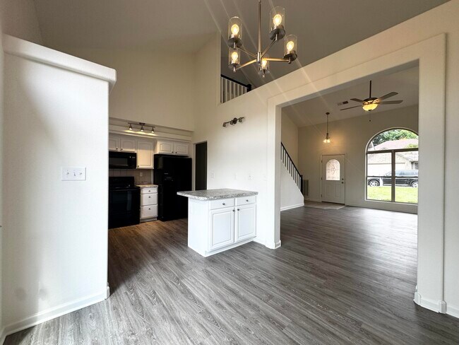 Building Photo - 409 Ella Rae Ln