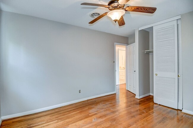 Building Photo - FOR RENT -  BRICK RANCH