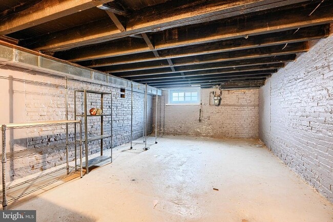 Building Photo - 112 East Ave