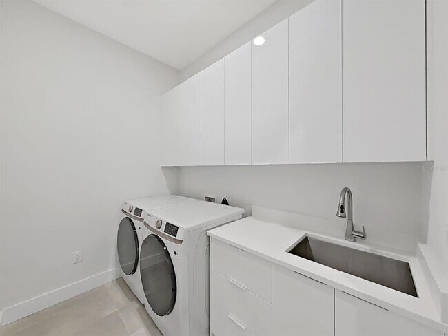 Building Photo - 4716 Hickory Oak Dr