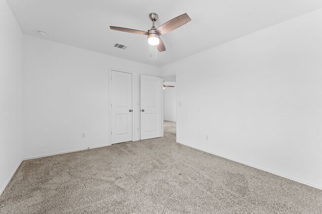 Building Photo - 129 Escondido Cir