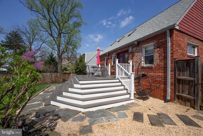 Building Photo - 311 Timberwood Ave