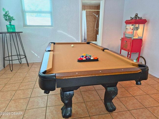 Building Photo - 737 5th St