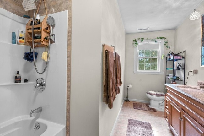 Building Photo - 55 Allen St