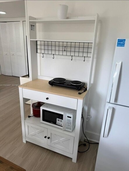 Building Photo - 2036 NE 21st Ave