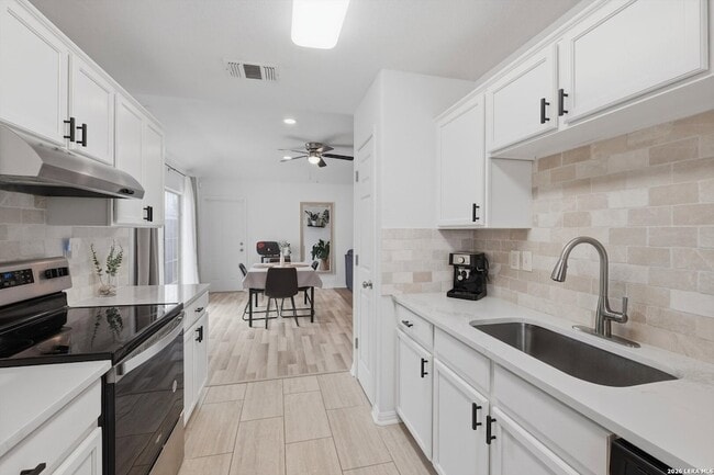 Building Photo - 2829 Wyoming St