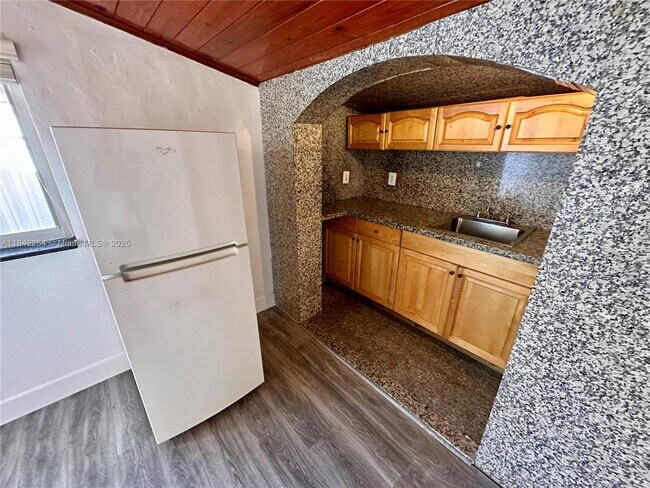 Building Photo - 8943 SW 25th St