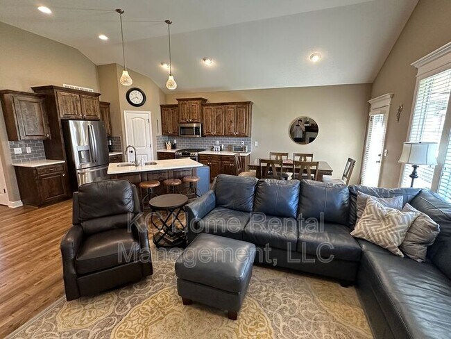 Building Photo - 2807 NE Sonora Valley Dr