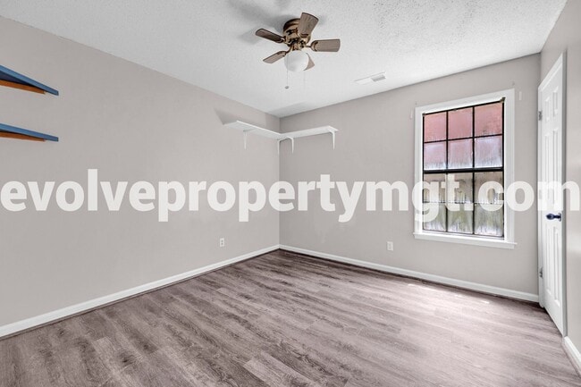 Building Photo - 6843 Maury Dr
