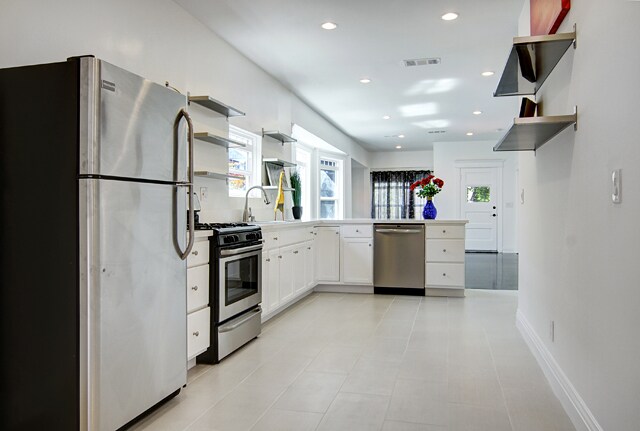 Building Photo - 1341 W 25th St
