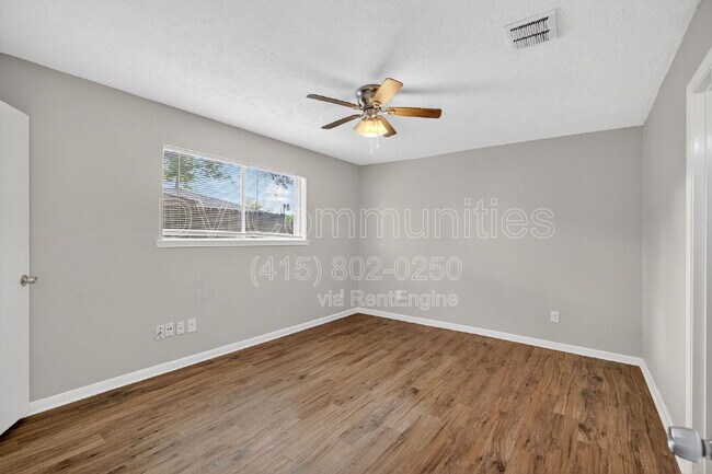 Building Photo - 7922 Coolgrove Dr