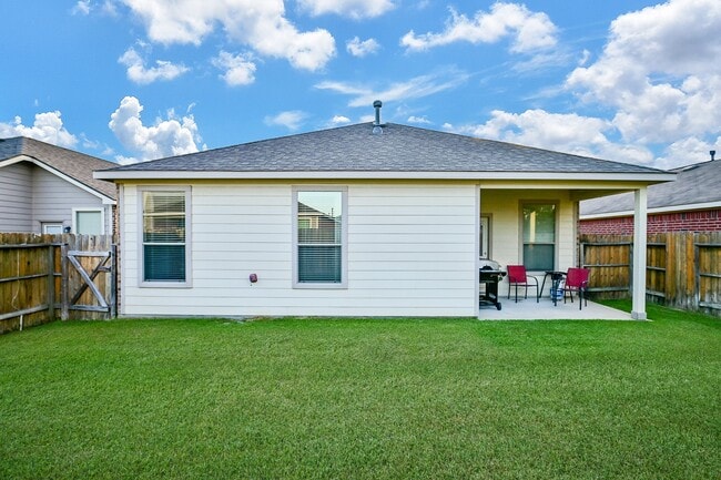 Building Photo - 15406 Key Crest Ln