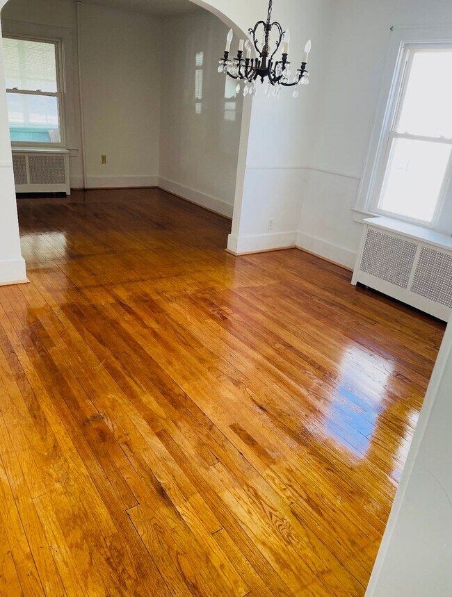 Building Photo - Single Family Home Available in Schenectady, NY!