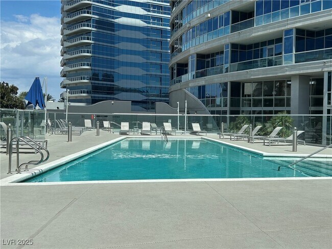 Building Photo - 4525 Dean Martin Dr