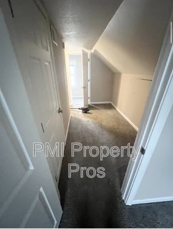 Building Photo - 4678 N 49th St