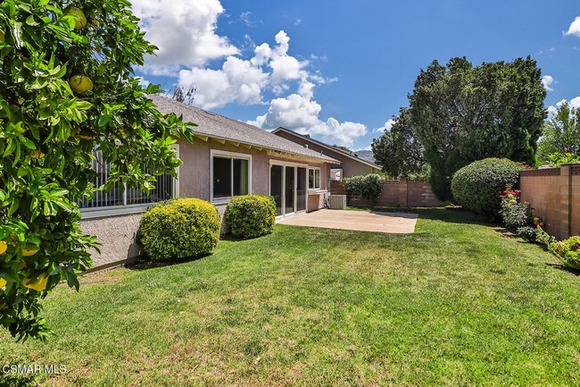 Building Photo - 2279 Connell Ave