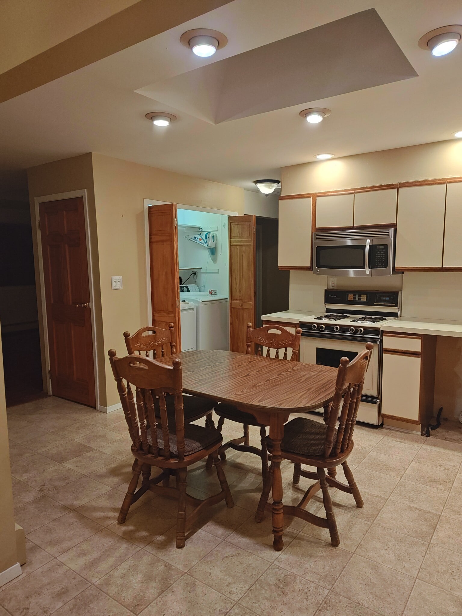 Kitchen - 32 Scooter Ln