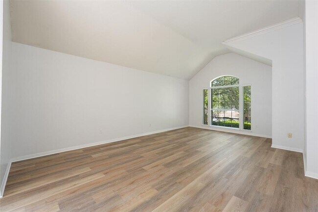 Building Photo - 11032 Crossland Dr