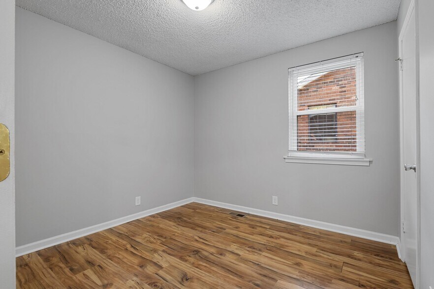 Building Photo - 5162 Hilson Rd
