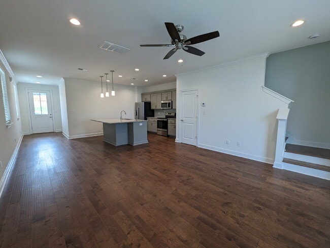 Building Photo - 353 Commonwealth Blvd