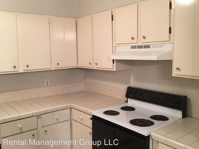 Building Photo - 2 br, 1 bath House - 2829 H Georgetown Drive