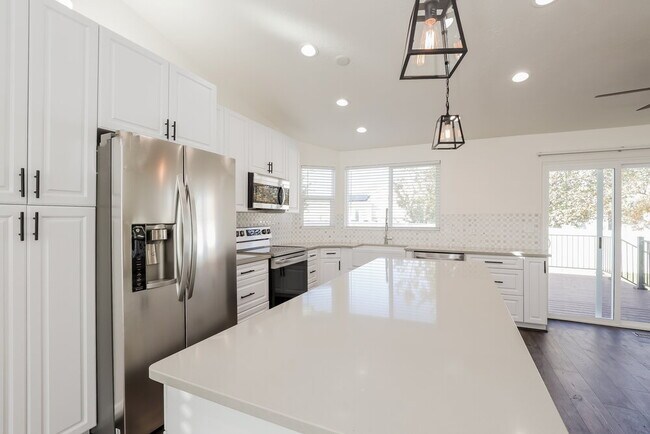 Building Photo - 4732 Helenic Ln