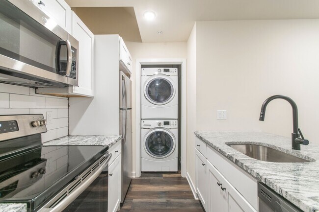 Building Photo - 1330 N 15th St