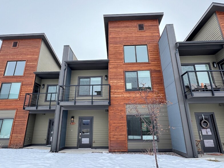 Building Photo - 21 Hickory Loop