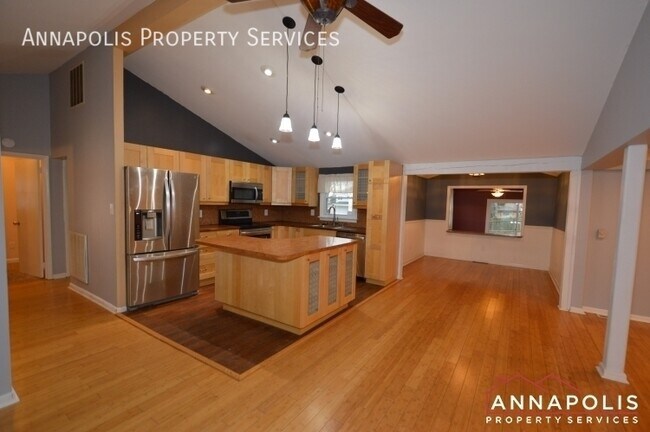 Building Photo - 1066 broadview drive