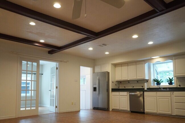Building Photo - 2317 Dorrington St
