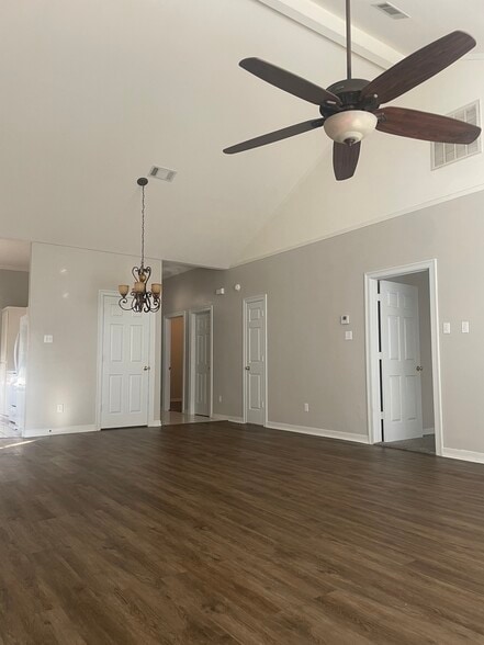 Building Photo - 2432 Melody Ln