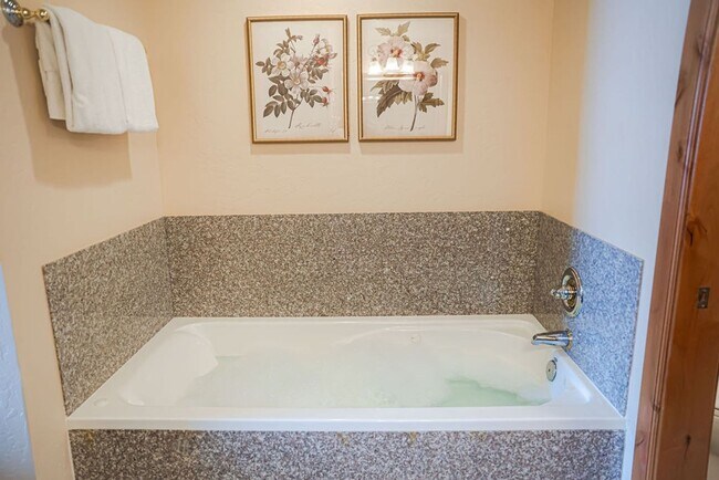 Building Photo - Charming Zermatt Villa | 2BR | Mountainsid...