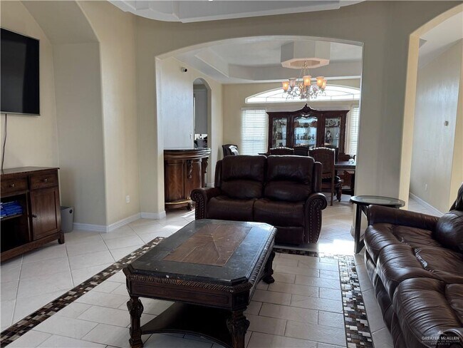 Building Photo - 25 Rhett Dr