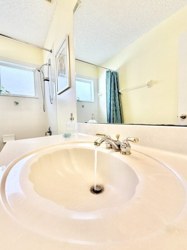 Building Photo - 854 Addison Dr NE