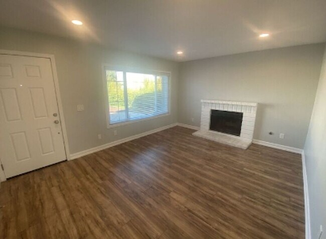 Building Photo - 7847 Bacadi Dr