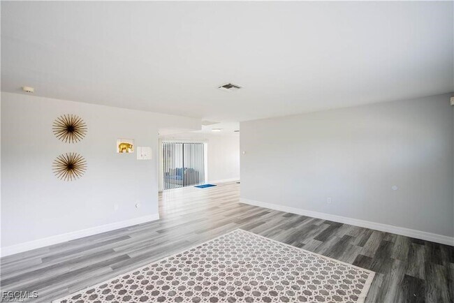 Building Photo - 1421 SE 29th Terrace